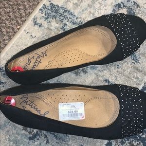 Natural Soul size 10 black flat shoe